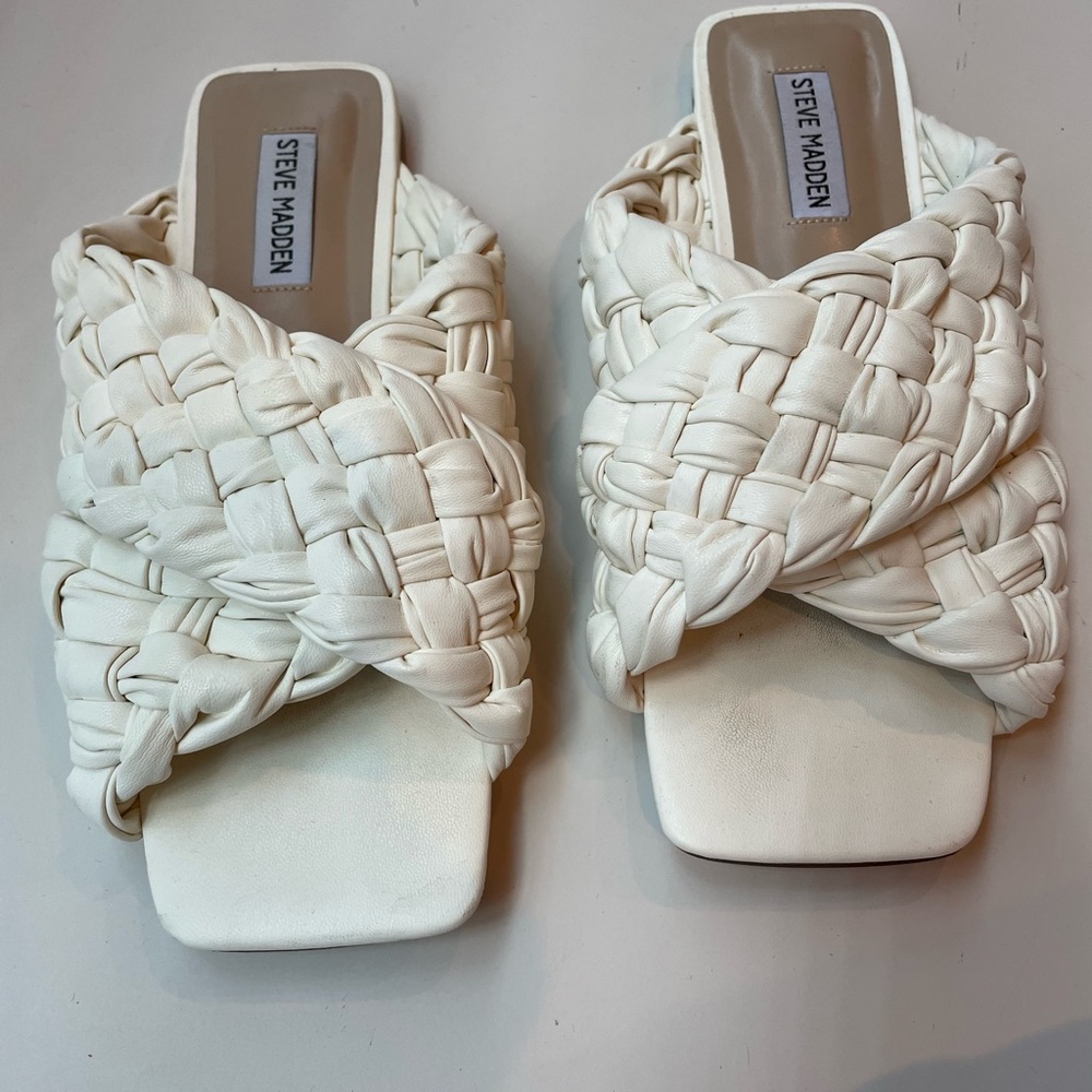 Steve Madden Women’s Flat Sandals